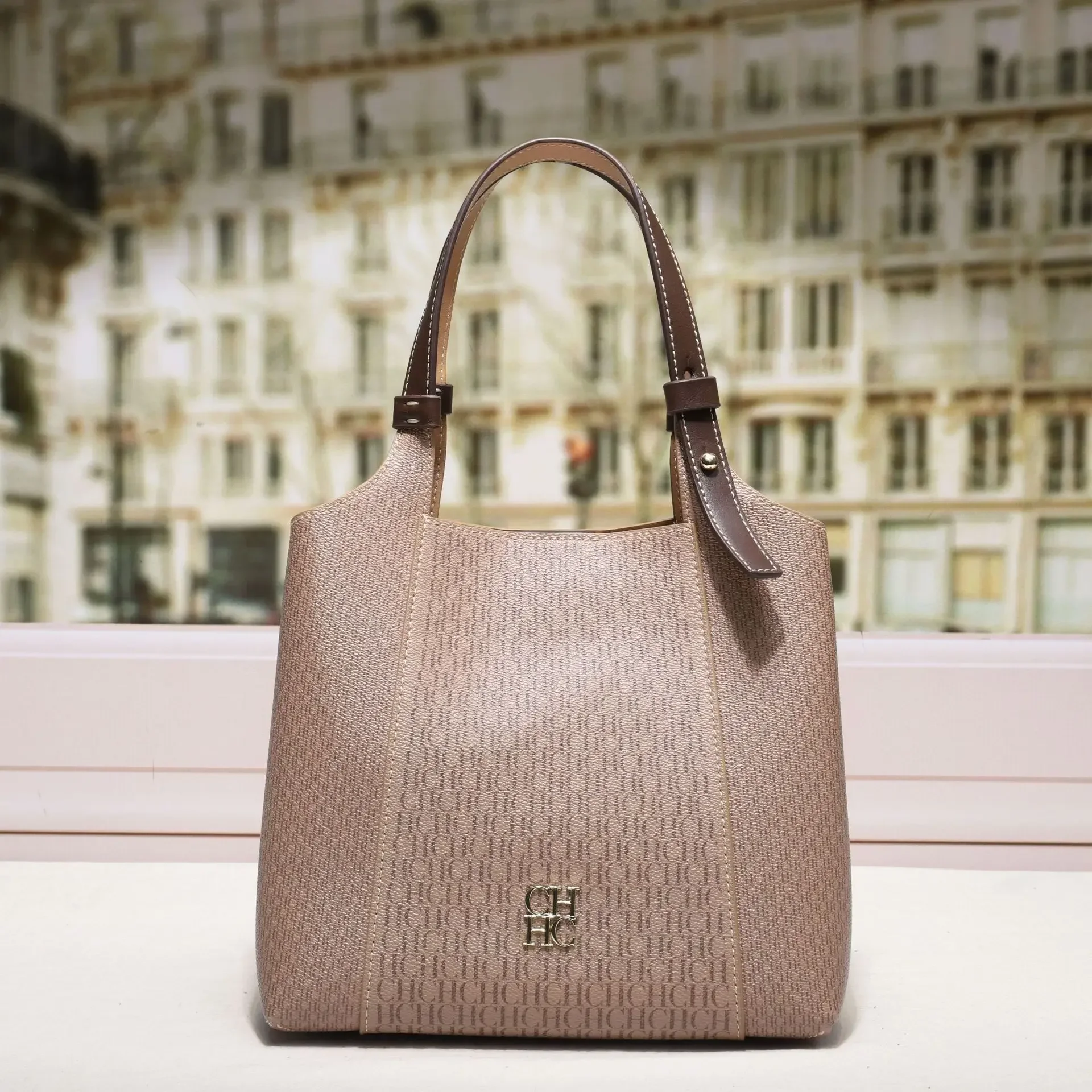 

Fashionable Leather Shopper Bag, Simple Vintage Messenger With Paris Designer Letter Logo And Elegant Crossbody Style