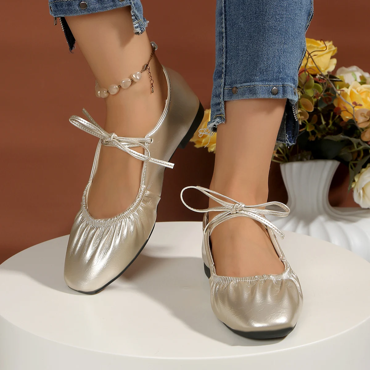 

Новые четырехсезонные туфли Lefu – это удобная, универсальная, красивая и элегантная женская обувь.