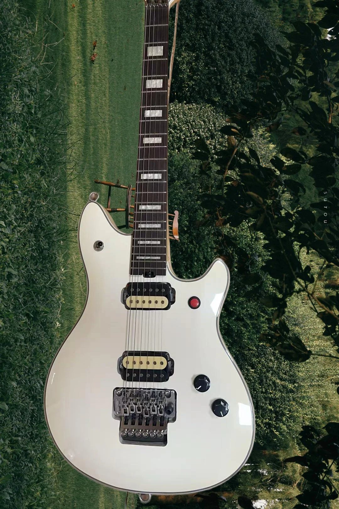 2026 hot new Special E Signature Ivory White Guitar With Floyd Rose Tremolo bridge With Red Knob Good Sound guitar