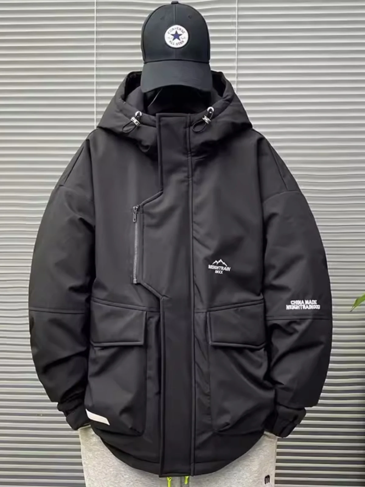 

Водонепроницаемая мужская пуховая куртка с капюшоном, свободного кроя, на флисовой подкладке, молодежная, модная, утепленная, из полиэфирного волокна, белая, с наполнителем из пуха