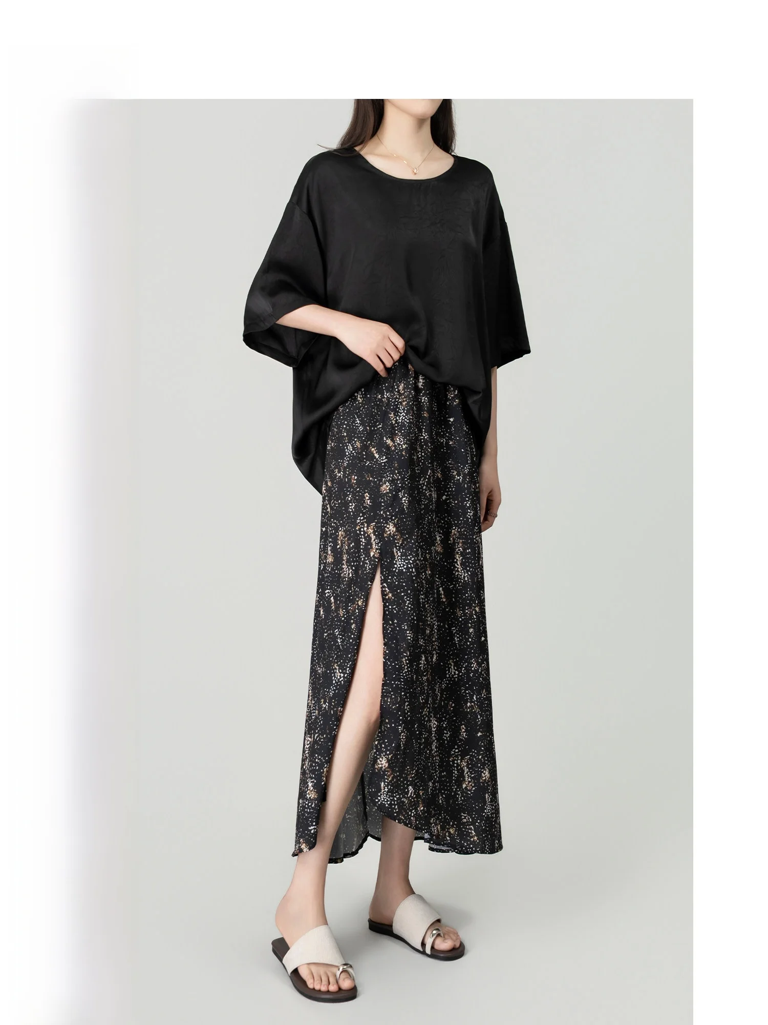 

Elegant Wavy Egg Set Women's Luxury Satin Top Floral Half Skirt Long Dress Fashionable Spring Outfit mid Sleeve T-Shirt