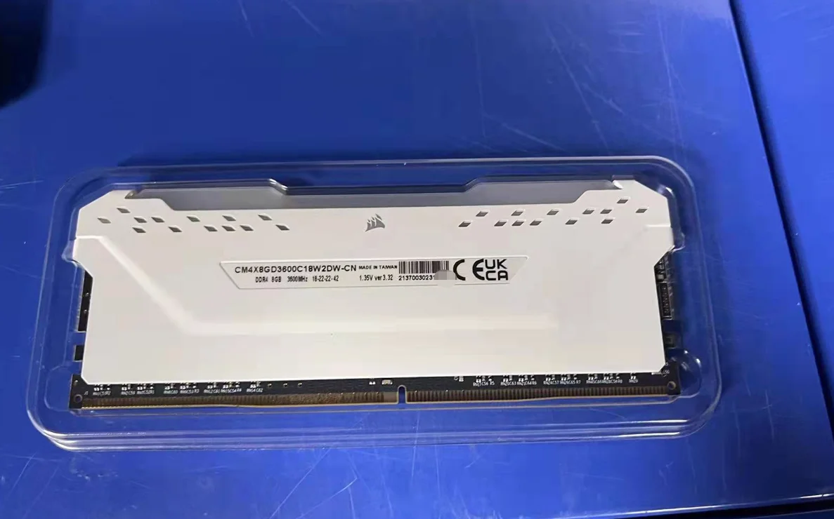 16 Go RAM Corsair Vengeance RGB Pro DDR4 3600MHz (2x8 Go) Blanche - Occasion