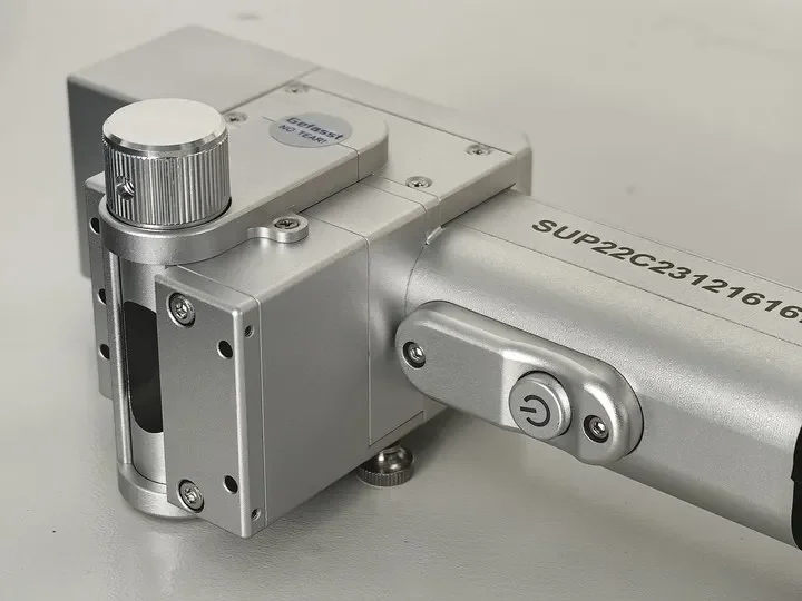 Handheld   cleaning machine 3000w  Cleaning machine For Heavy Wood Paint Metal Paint rust oil Rubber Removal