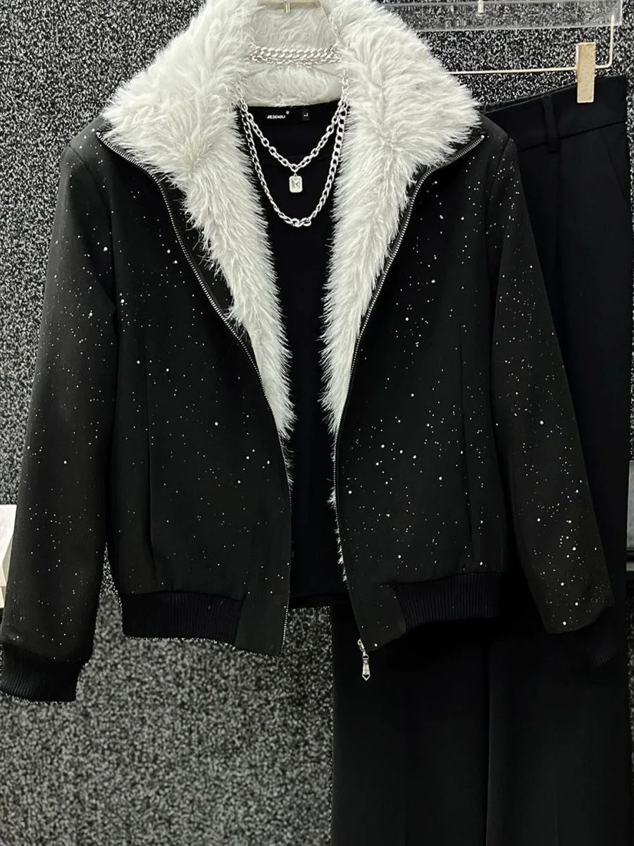 

Winter Thiened Men's Jaet with Fur Collar Splicing Design Casual Sle Cotton Clothes Mountain Eagle Pattern Zipper Decor...