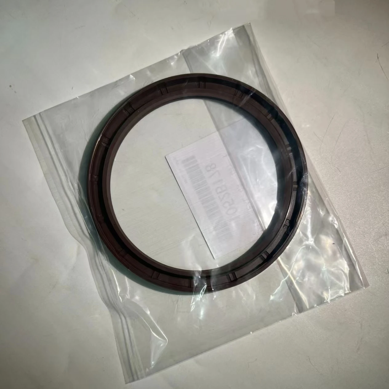 Crankshaft Rear Oil Seal For Pajero V33 V43 V73 V77 V93 V97 Montero Sport Nativa L200 ECLIPSE GALANT 1052B178