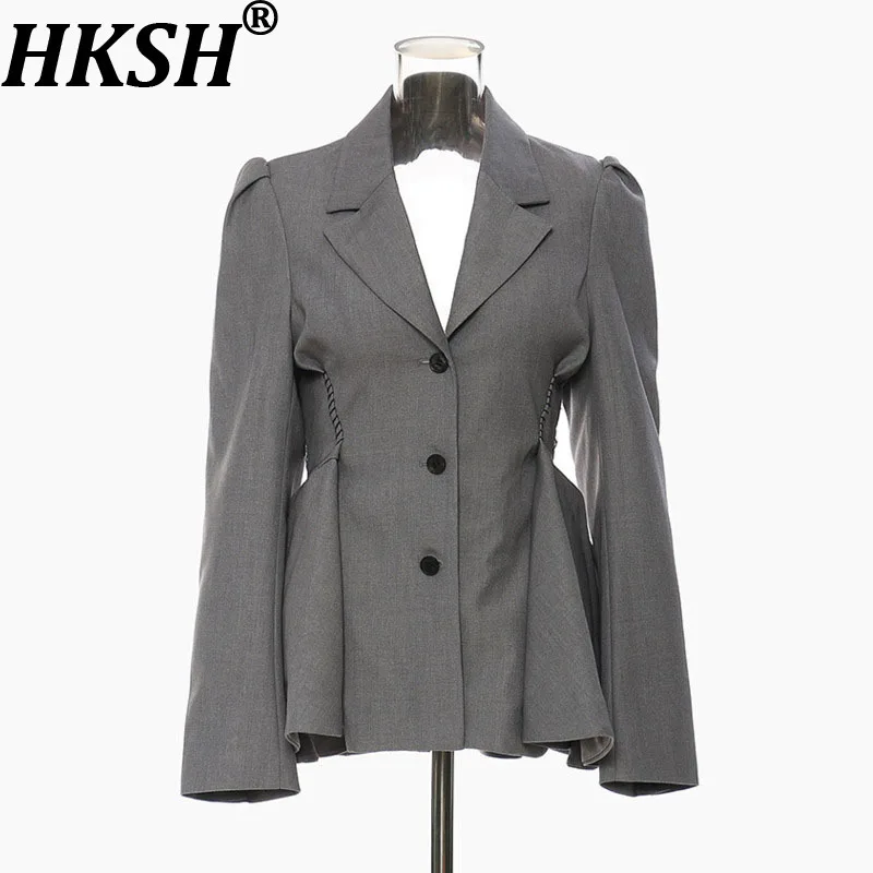 

HKSH Spring Autumn New Women Blazer Backless Ruffle Hem Waist Cinching Slim Fit Single Breasted Elegant Sexy Chic Jacket HK16635
