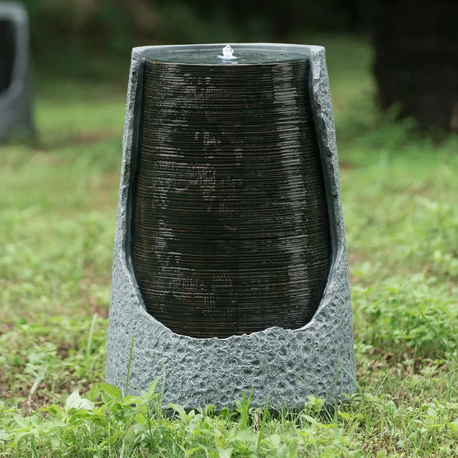 

Уличный/домашний фонтан из полирезины 17x17x26 см с уникальным дизайном в виде разбитой урны и подсветкой в современном шикарном стиле для сада, газона, двора