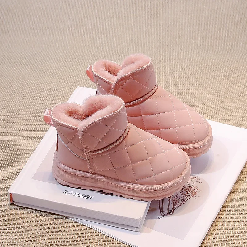 

Детские зимние короткие сапоги на толстой мягкой подошве для девочек, бархатные зимние сапоги для мальчиков, утепленный хлопковый клетчатый верх, однотонный цвет