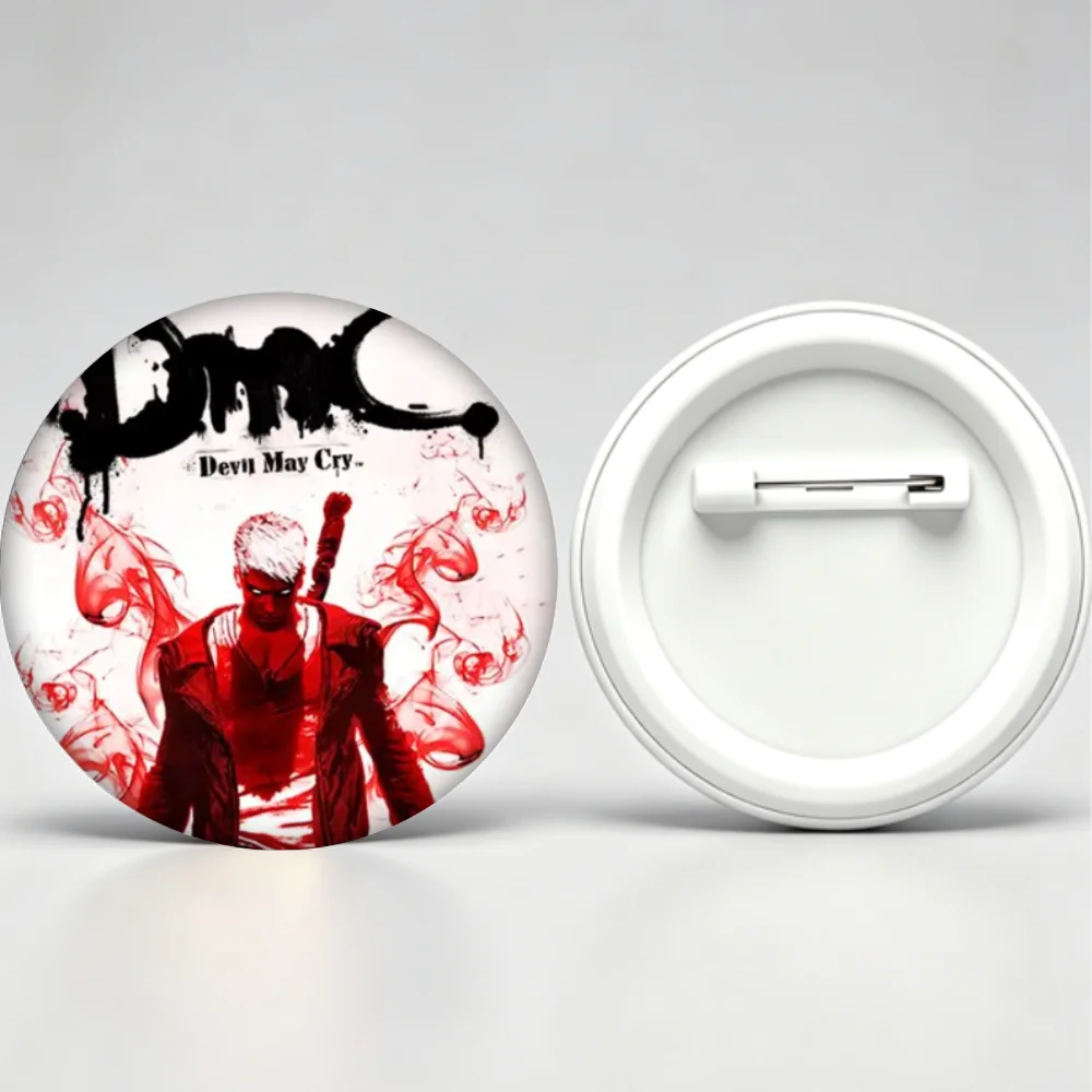 Game Devil May Cry Pins, Cartoon Character Badge Dante Nero Brooches, Tinplate Breastpin for Backpack Clothes Gifts