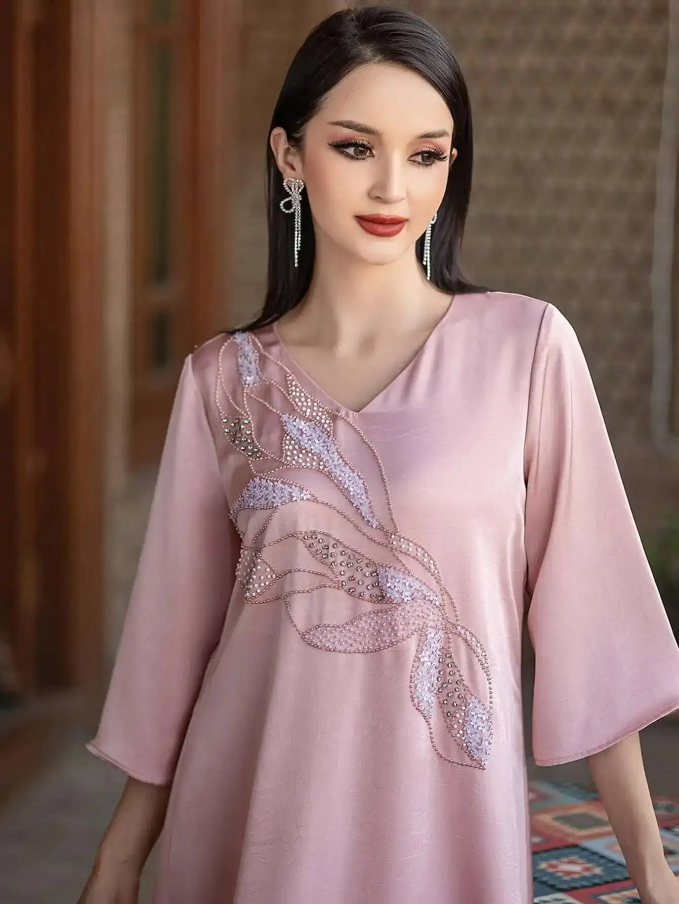 

Pink Light Satin Floral Print Three-quarter Sleeve Elegant V-neck Dress Long Dress Robe Abaya Ramadan Dubai Luxury Islam Elegant