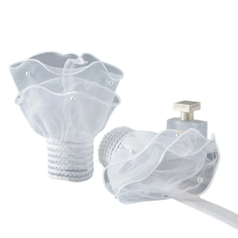 فستان الزفاف الرئيسي بأكمام من الدانتيل وإكسسوارات فستان الزفاف