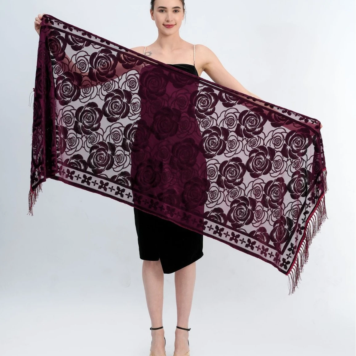 

Velvet Rose Hollow Out Scarf Retro Ethnic Style Tassel Scarf Velvet Pashmina Stole Babushka Muslim Hijab Beach Cheongsam Shawl
