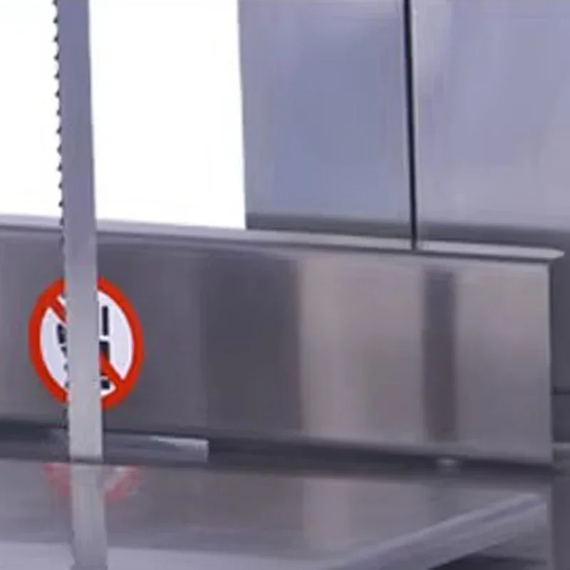 Automatische Fleischknochensägenschneidemaschine 850 W mit Schiebetisch, Ganzkörper-Edelstahl für den gewerblichen Desktop-Supermarkt