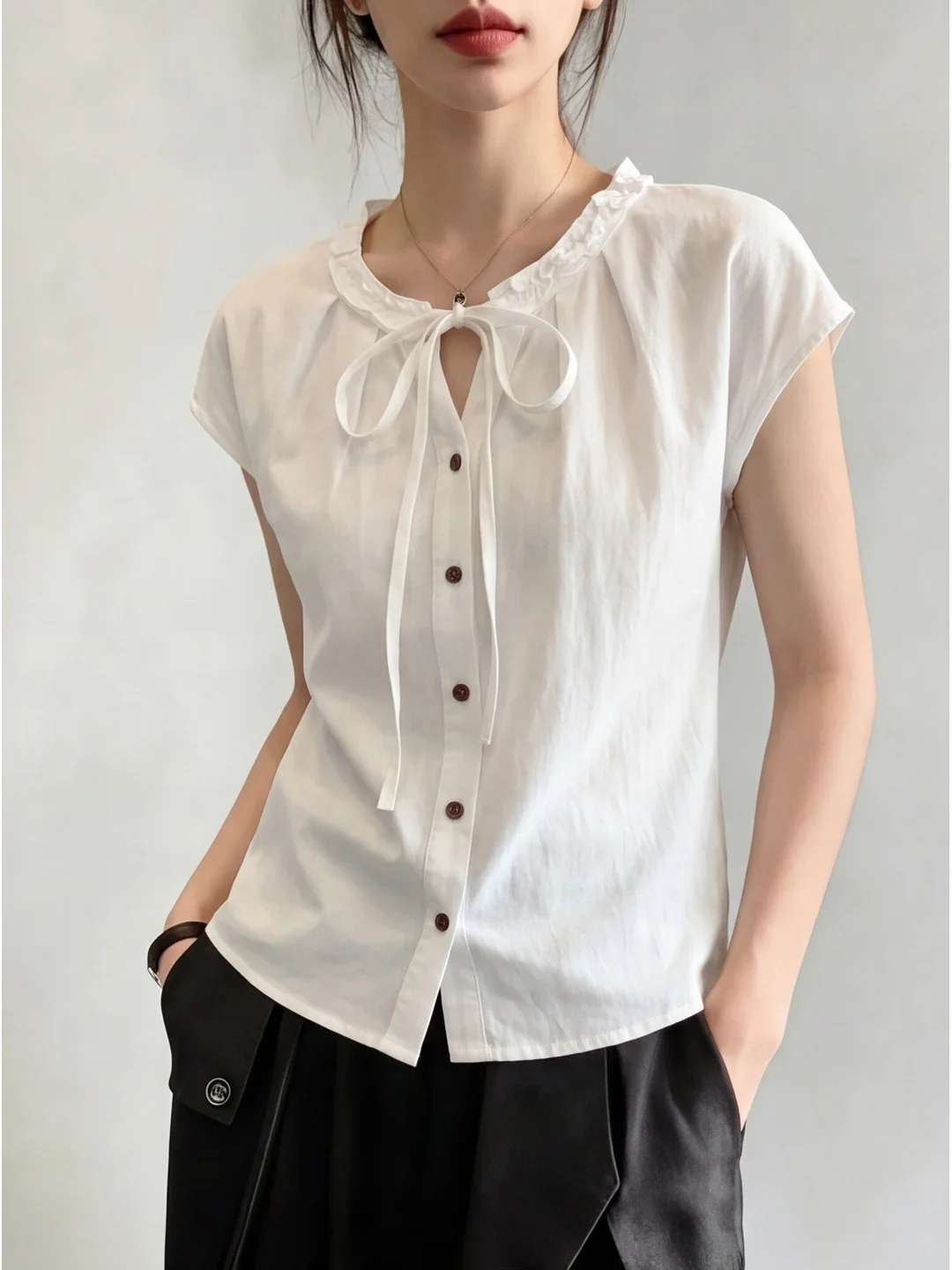 

Casual Style White Short Sleeve Shirt Women's Loose Fit Slimming Top Wooden Bow Tie Commuter Style Summer Fashion