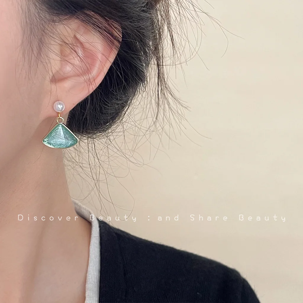 DIY accessories French light luxury ginkgo biloba earrings women's fashion elegance temperament heavy industry zircon stud earri