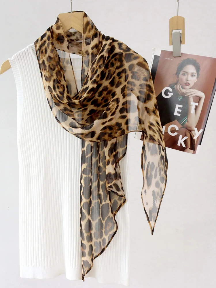 レトロポルカドットアングルシルクスカーフ女性用ヘップバーンスタイルマルベリーシルクジョーゼットロングネックスカーフ多用途スモールドリフトベルト