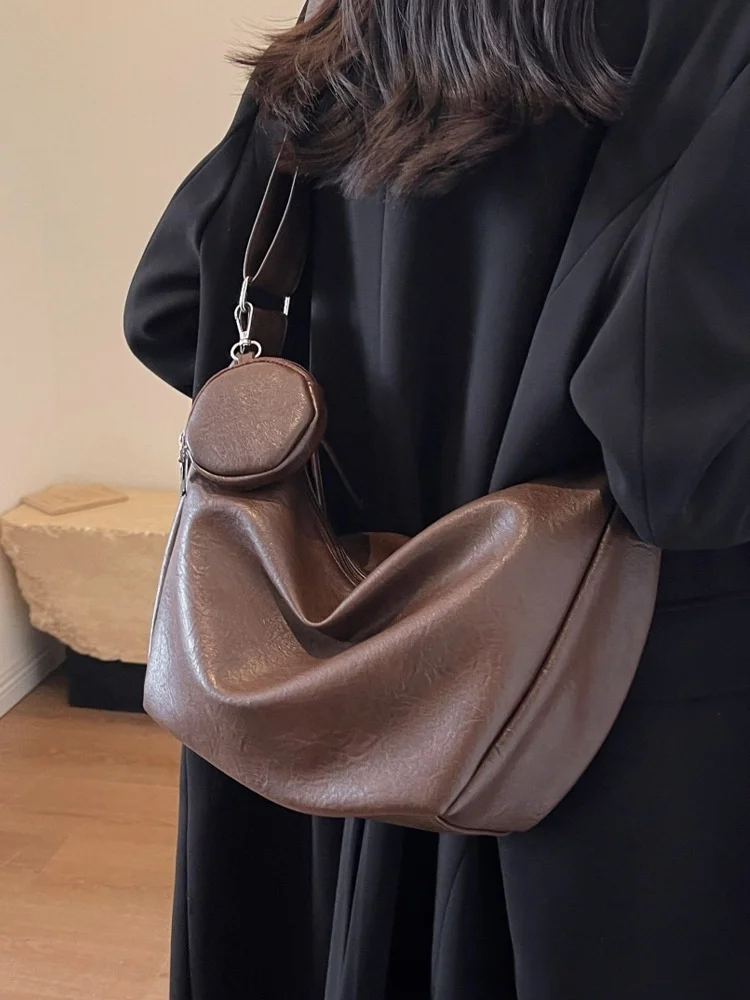 Large Capacity Women's Soft Leather Underarm Bag PU Leather Design Wide Strap Crossbody Bag Casual Dumpling-Shaped Tote