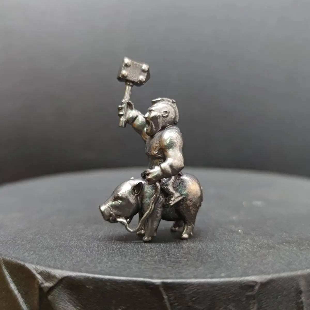 

Bronze Boar Knight Statue，Unpainted Metal Miniature for Tabletop Gaming，Solid Copper Casting for DIY Painting