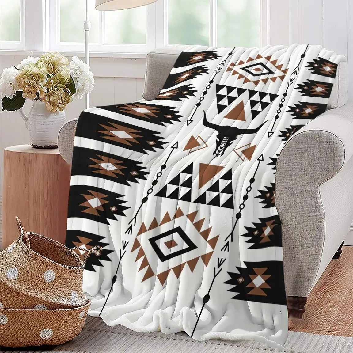 Southwestern Tribal Steer Skull Geometric Print Flannel Throw Blanket Cozy Polyester Decorative Throw for Sofa Couch Bed Home De