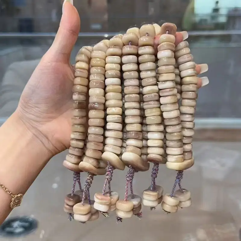 Camel bone five-flavor meat chewing gum, a high-end item holding playing with, a bracelet for collecting and appreciatin
