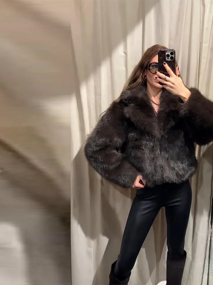 패션 브라운 인조 모피 코트 여성 루즈 라펠 풀 슬리브 숏 아우터웨어 2025 가을 겨울 스트리트 레이디 퍼리 웜 오버코트