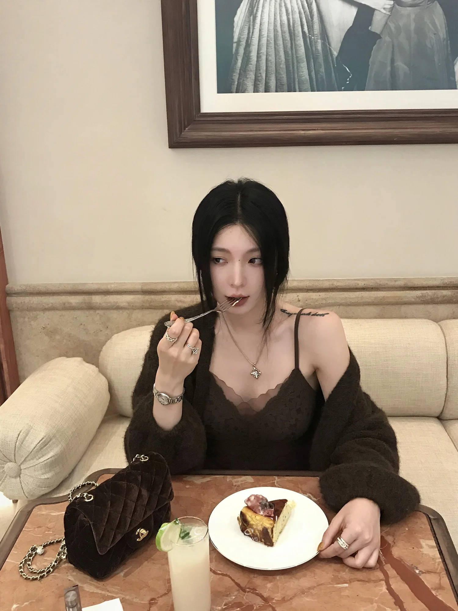 

Pure Desire Sexy Lace Strap Vest Fine V-ne Inner Wear Top Women's Faion Sexy Sle Nylon Spandex ort Length High Elasti...