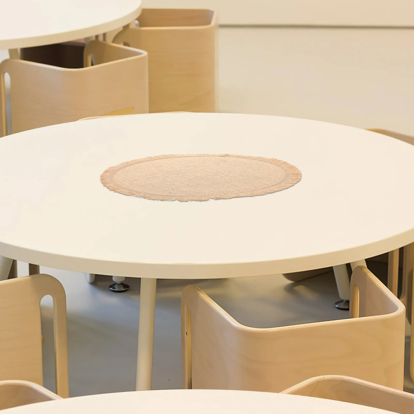 

8Pcs 37Cm Round Jute Placemats Burlap Table Mats Lace Trim Rustic Dining Kitchen Party Placemats for Round Table