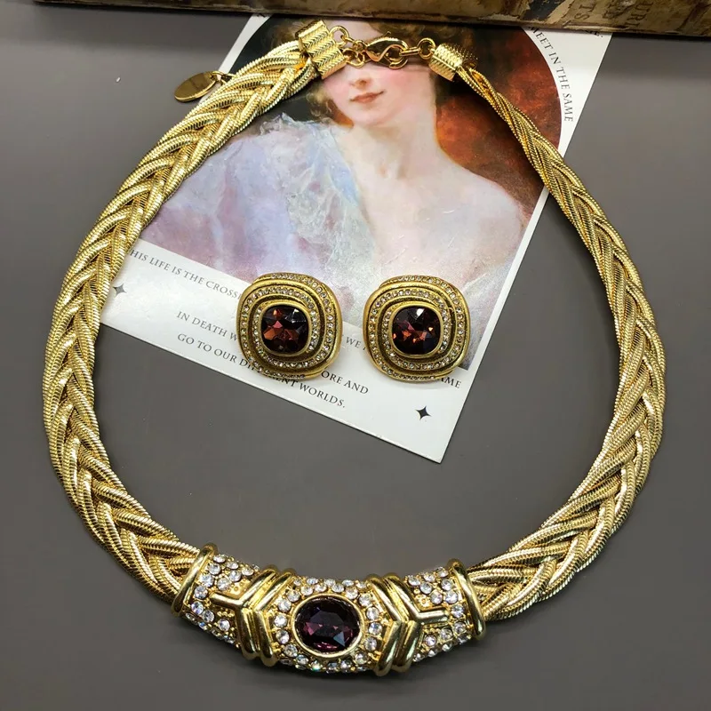 Retro oval middle-aged stud earrings necklace plain gold elegant versatile diamond-encrusted jewelry