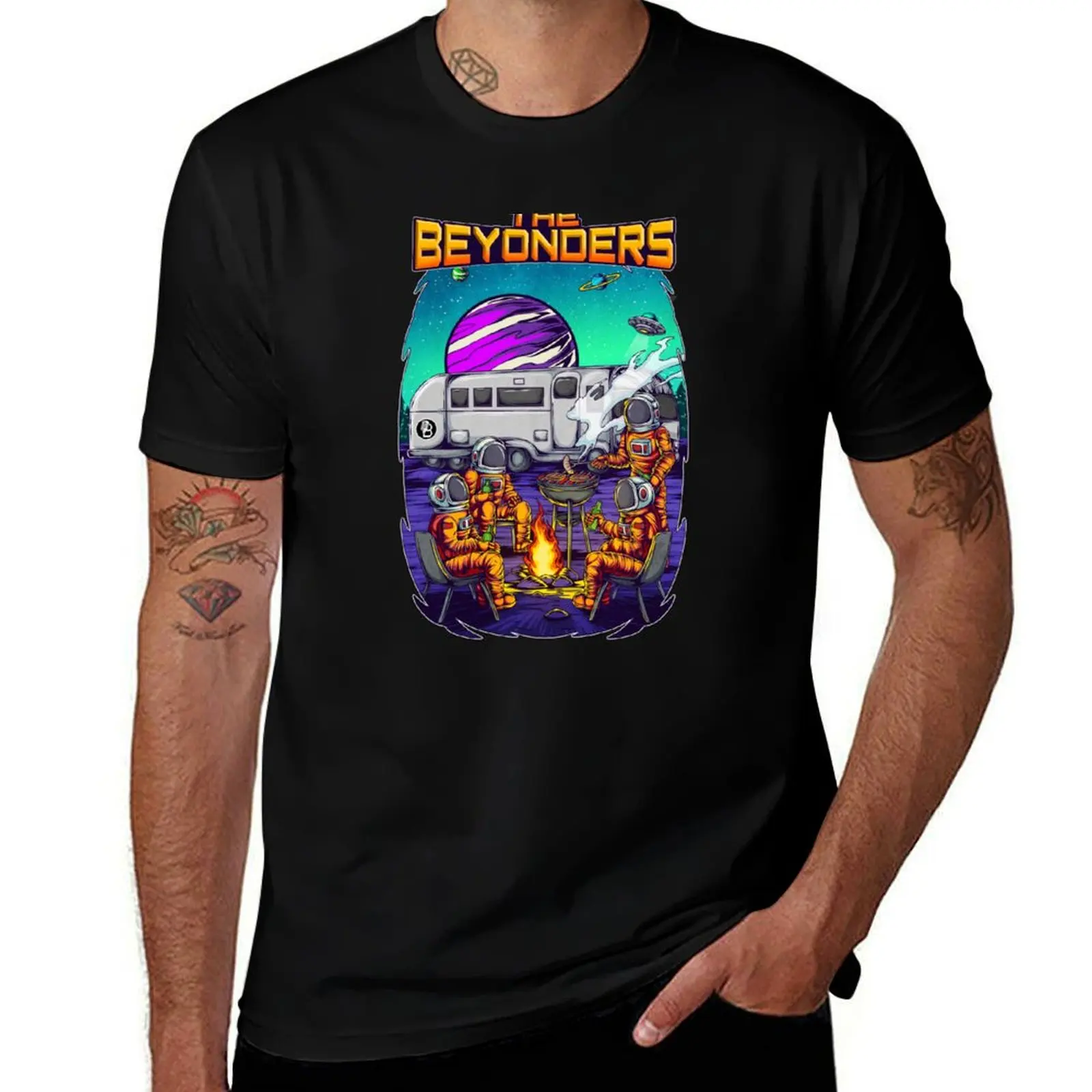 تي شيرت Beyonders BBQ لرواد الفضاء قمصان مصممة عتيقة لصيف 2025 ملابس رجالية