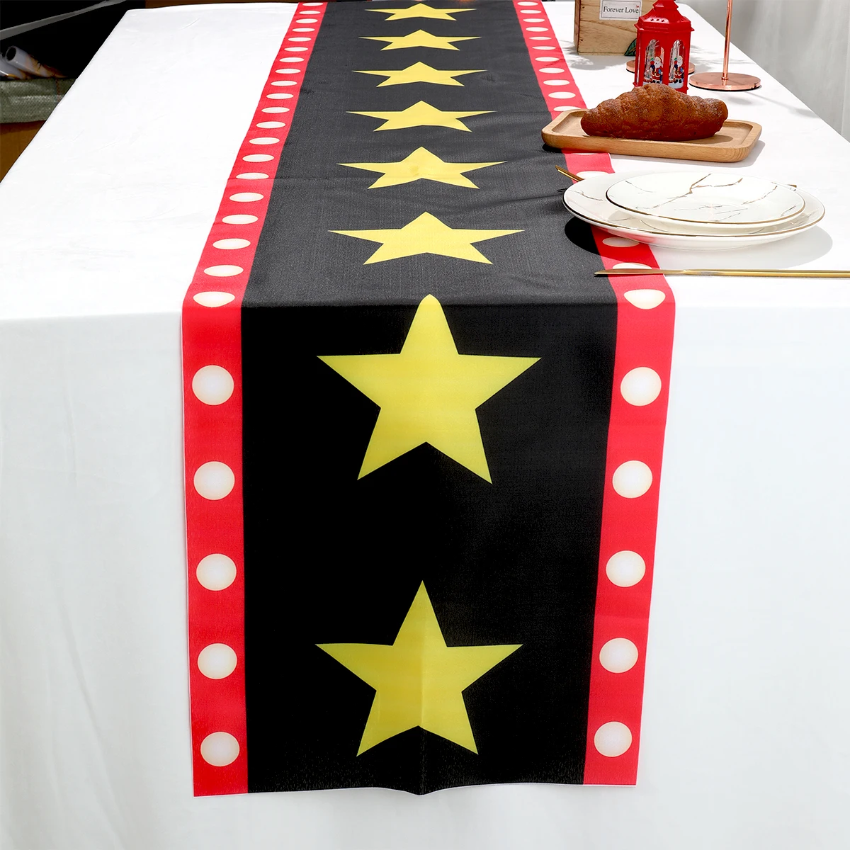 Camino de mesa de noche de película Tema de película roja con diseño de estrella dorada Decoración de alfombra roja de noche de película para decoración de fiesta nocturna de película