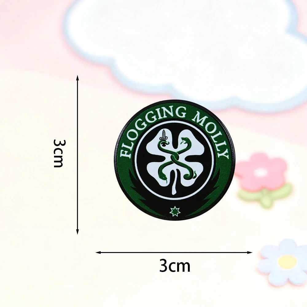 Vierblättriges Kleeblatt-Schlangen-Logo-Brosche, Flogging-Molly-Band-Abzeichen, Musik-Accessoire, runder Emaille-Anstecker, Band-Fans, Sammel-Anstecker, Dekoration – Detail 2