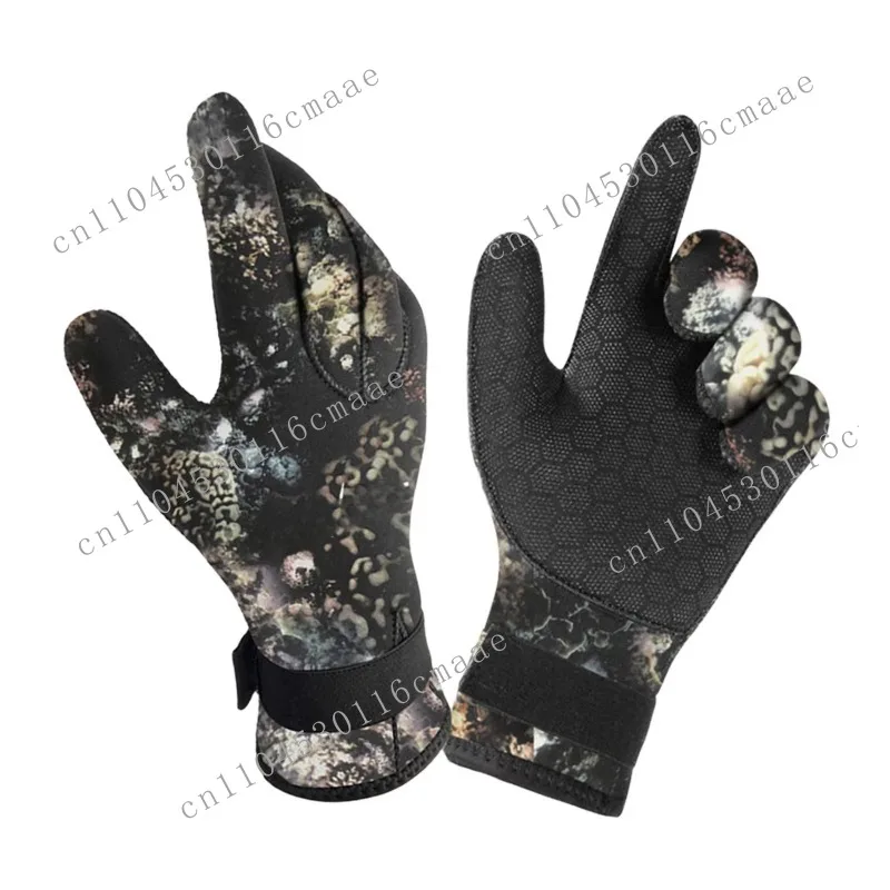 

Plus Size Neoprene Gloves for Swimming and Diving Breathable Safety Cut Resistant Waterproof Gear Accessories