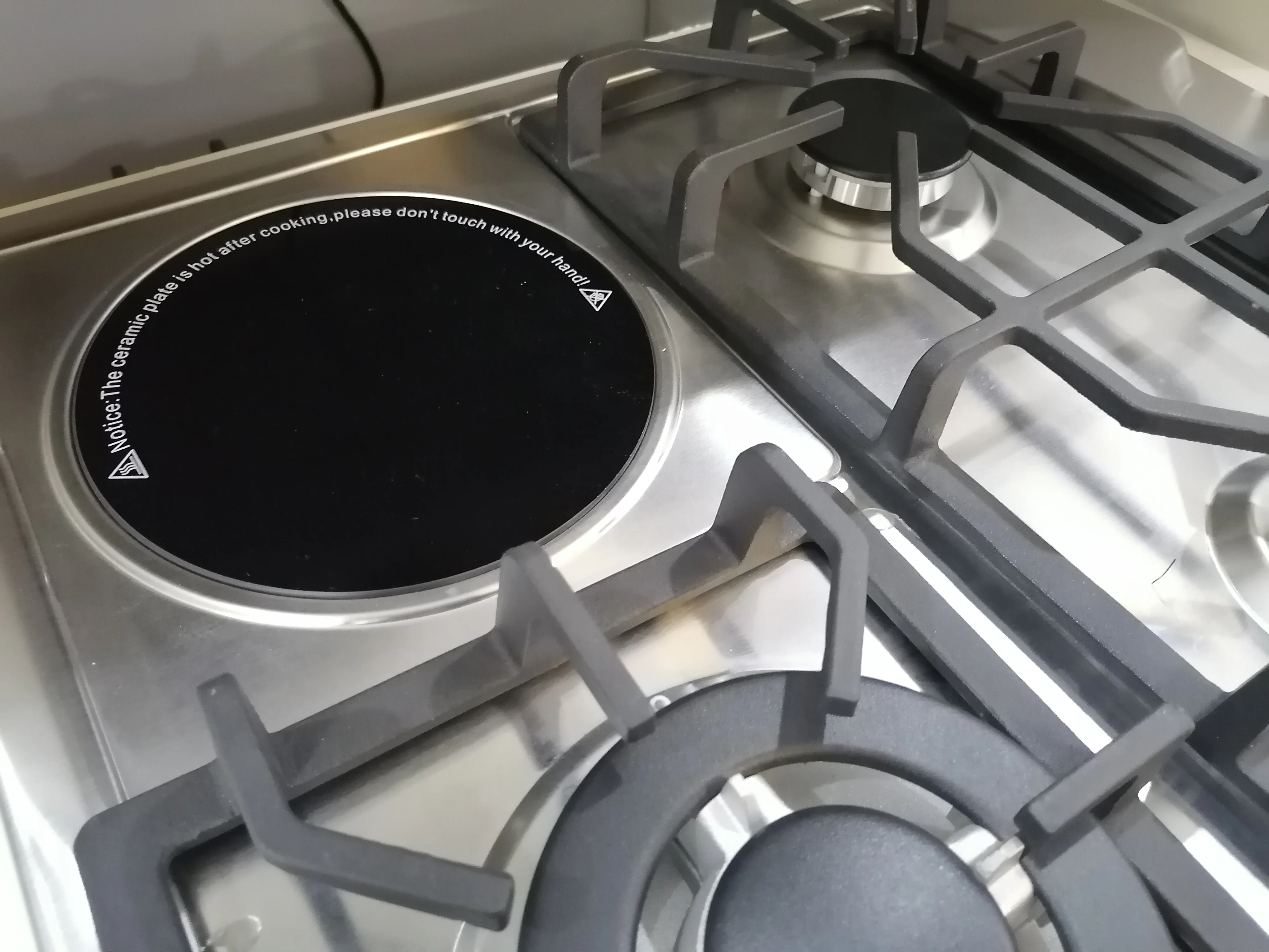 أفضل مورد مخصص 4-الشعلات المدمج في الغاز السيراميك الفرن الفولاذ المقاوم للصدأ طباخ كهربائي الغاز للاستخدام في الهواء الطلق مباشرة بالجملة