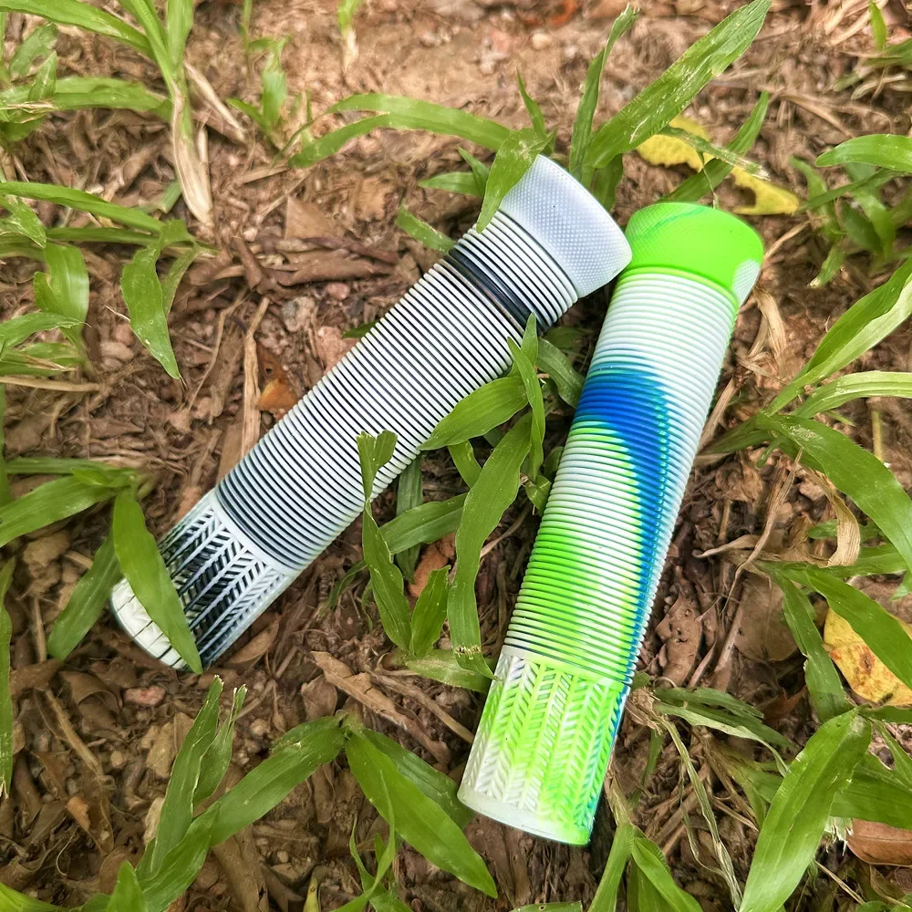 2PCS Universal Bicycle Handlebar Rubber Stripe Mixed Colours Non-Slip Soft Mountain Bike Grips Cycling Accessories Bicycle Grips