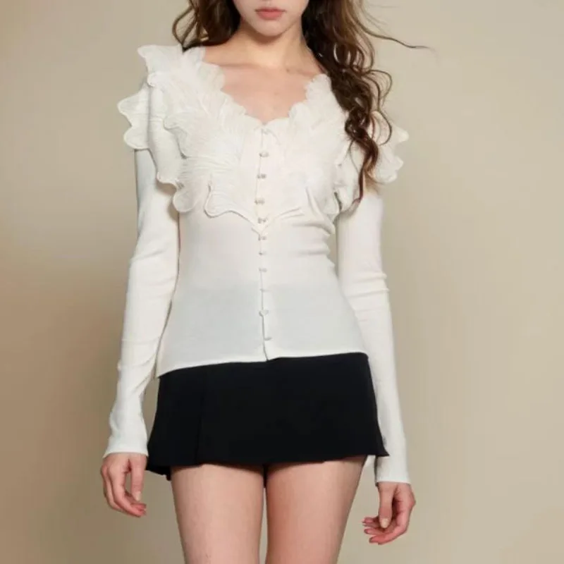

Design Sense Petal Lace Stitching Sweater 2025 Autumn and Winter V-neck Long Sleeve Waist Slim Pullover Women's Sweater