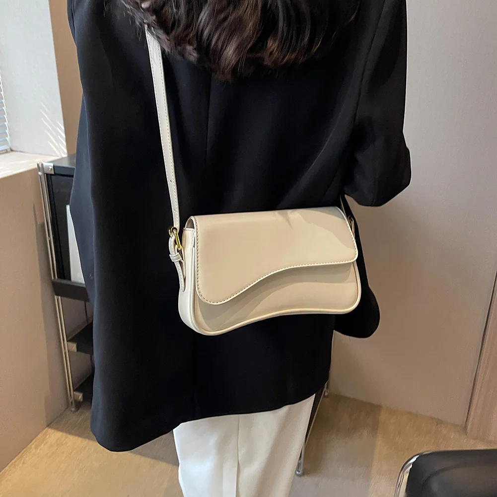 

Women Satchel Tote Bag Buckle Top Handle Bag Trendy Flap Shoulder Bag Casual Armpit Hobo Bag Commuting Bag