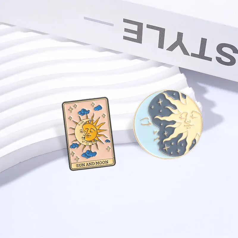 Sonne und Mond Tarotkarten-Emaille-Pin, Vintage Okkult Sonne Mond Metallbrosche für Paare, beste Freunde, Rucksack- und Jackendekoration, Geschenk – Detail 7
