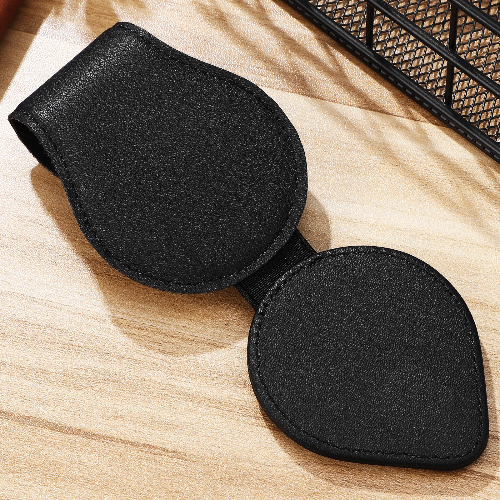 

Magnetic Glasses Eyeglass Accessories Pu Visor ganizer Sunglasses Clip for Car Visor ganizer Auto Sunglasses Holder