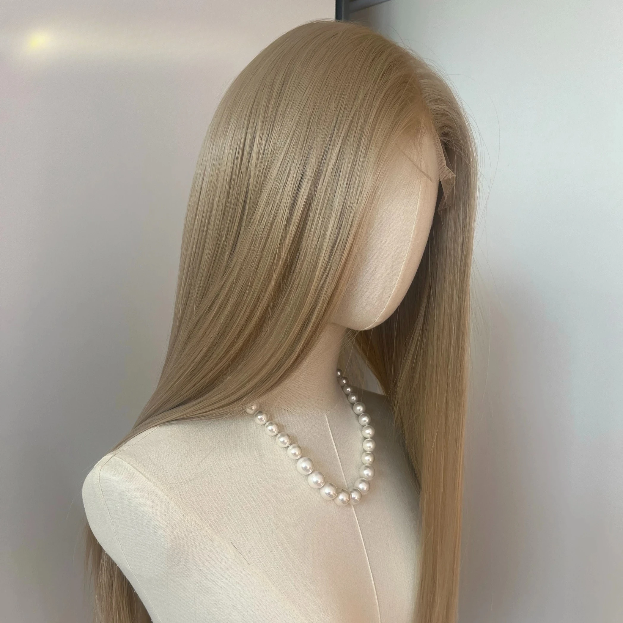 

Ashely Platinum Blonde Wig 26inch 13x4 Lace Front Wig Long Straight Synthetic Lace Wigs High temperature Fibers for Cosplay