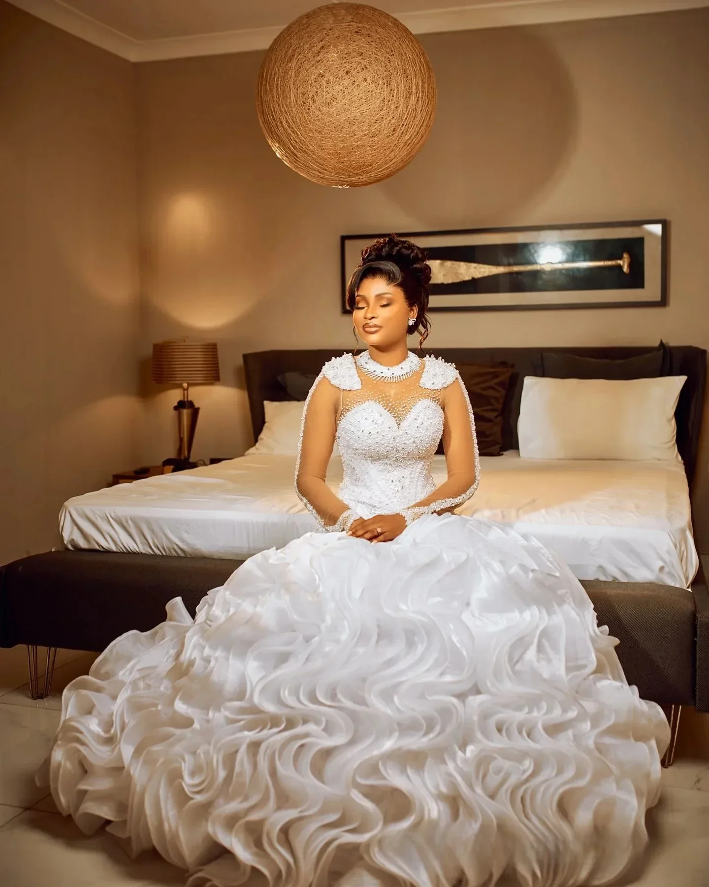 

Свадебные платья больших размеров на заказ: русалка, прозрачный вырез, длинные рукава, бисер, кружево, кристаллы, рюши, вышивка бисером