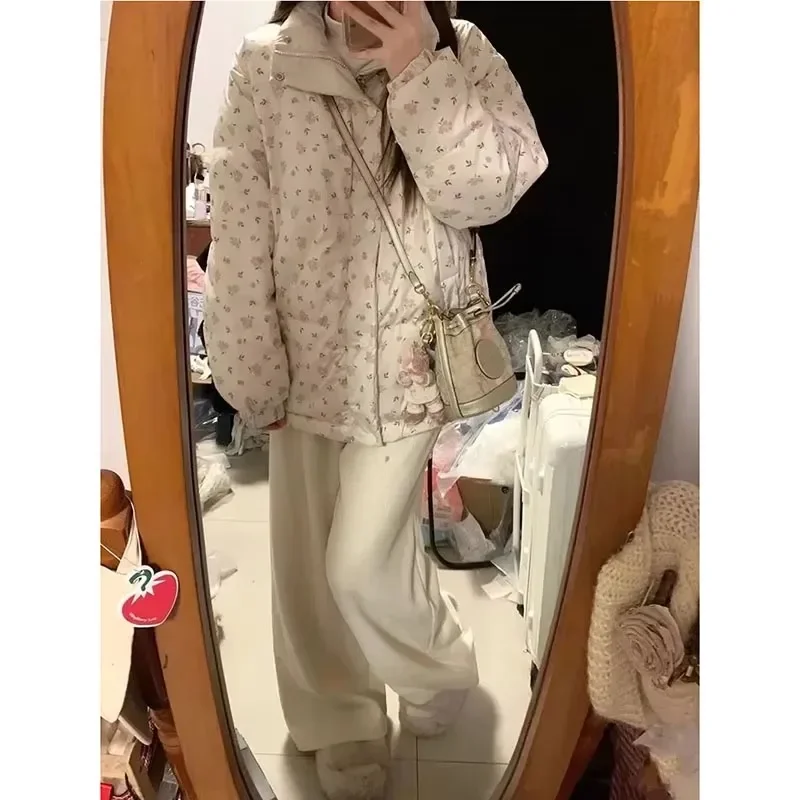 女性の冬のパーカーコートデザインセンススタンドカラーダウンコットンジャケット女子学生韓国レディース暖かい綿入りアウター