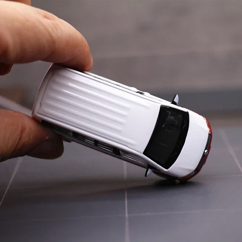 

VW Multivan T6 MPV1/64 Alloy Car Model Diecast Metal Racing Car Vehicles Model Simulation Miniature Scale Collection Kids Gifts
