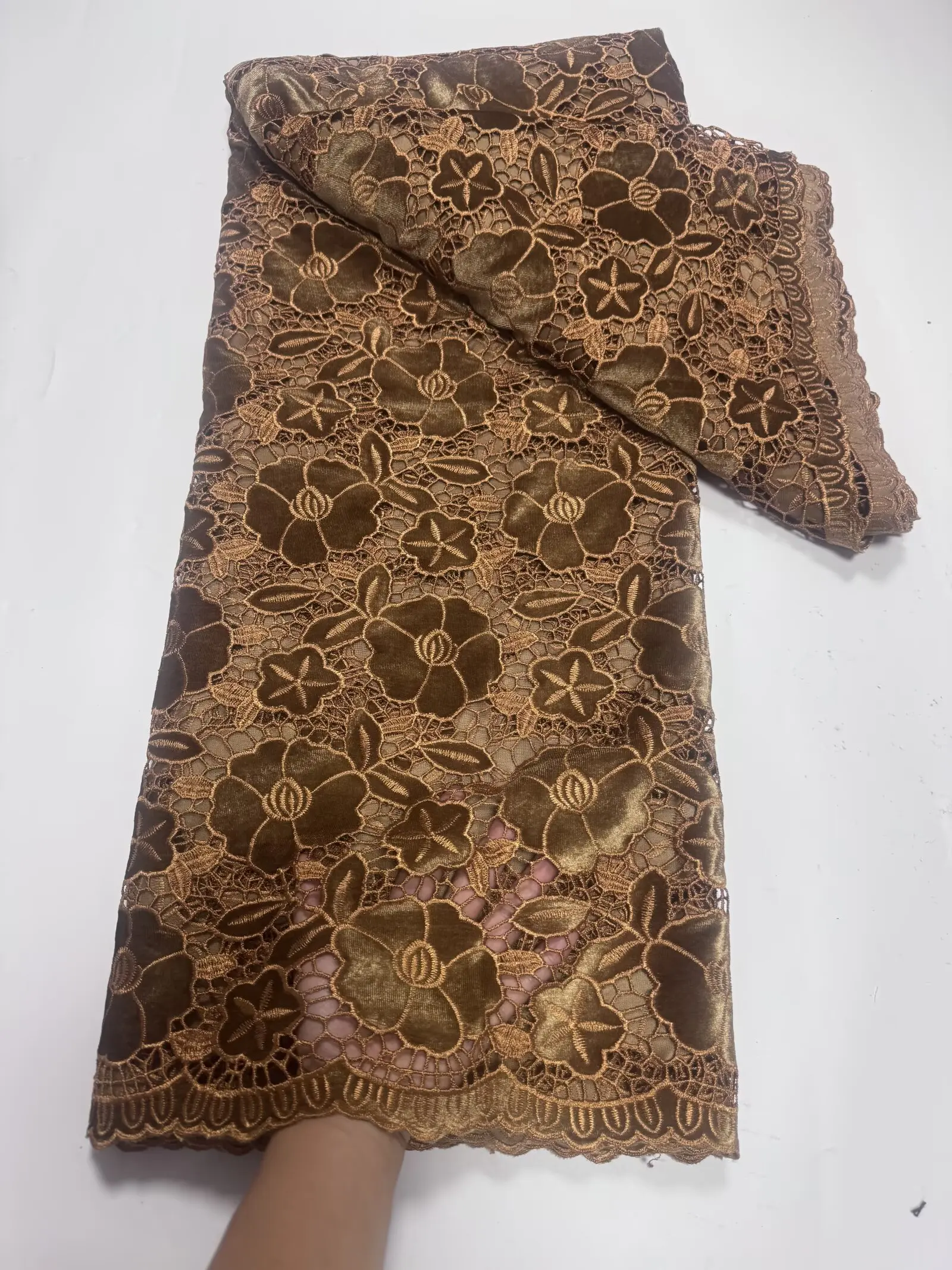 High-quality 5yards African Velvet Fleece Lace Fabric with Embroidery Lace Soft Fashion Fleece Embroidery Lace for Dress Z6-914