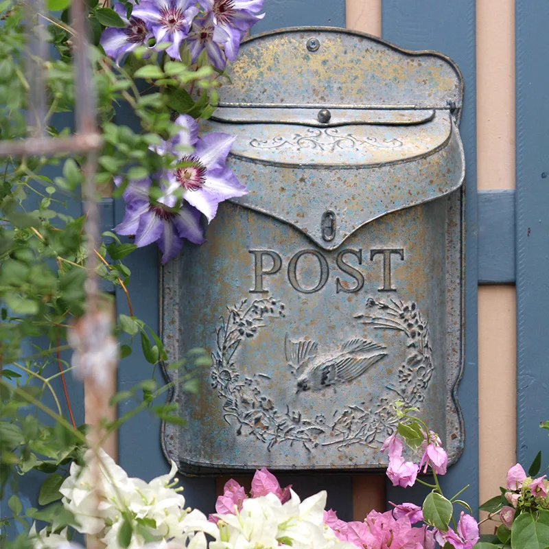 Wrought iron wall-mounted mailbox Garden exterior wall Rainproof waterproof pastoral mailbox