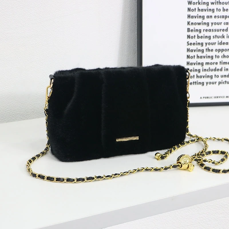 High Quality Women's Plush Crossbody Bag Luxury Faux Fur Mini Square Bag Chain Design Stylish One-shoulder Plush Bag
