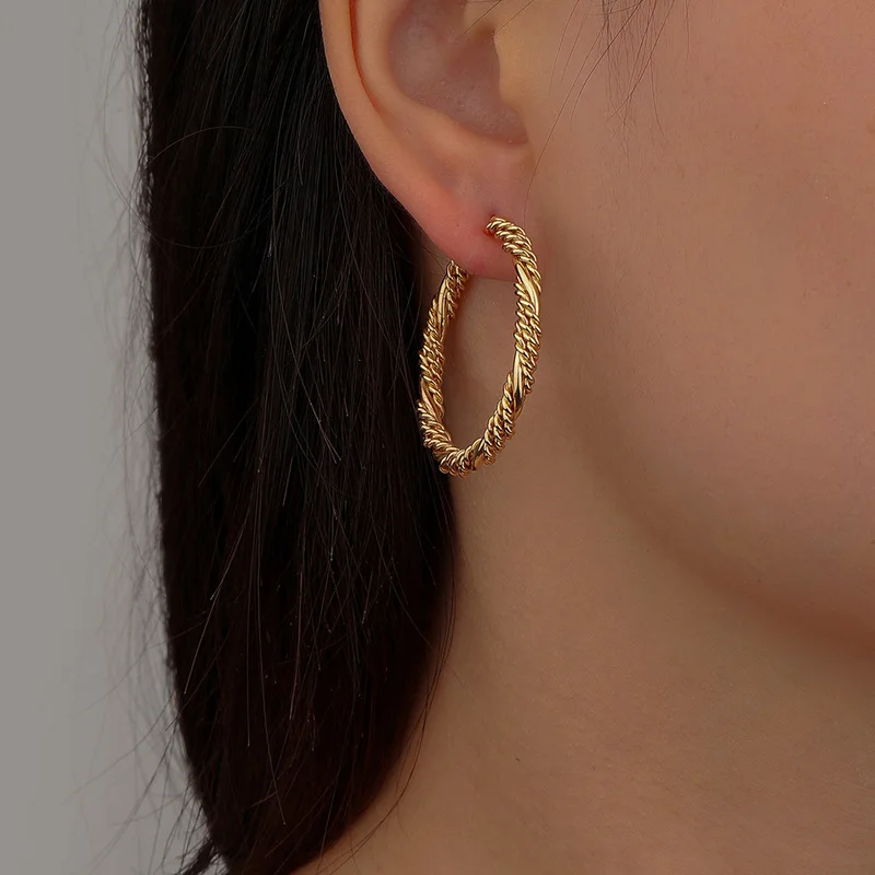 2024 New Gold Plated Cool Style Simple Geometric Big Circle Twist Earrings Women\'s Jewelry Party Gifts