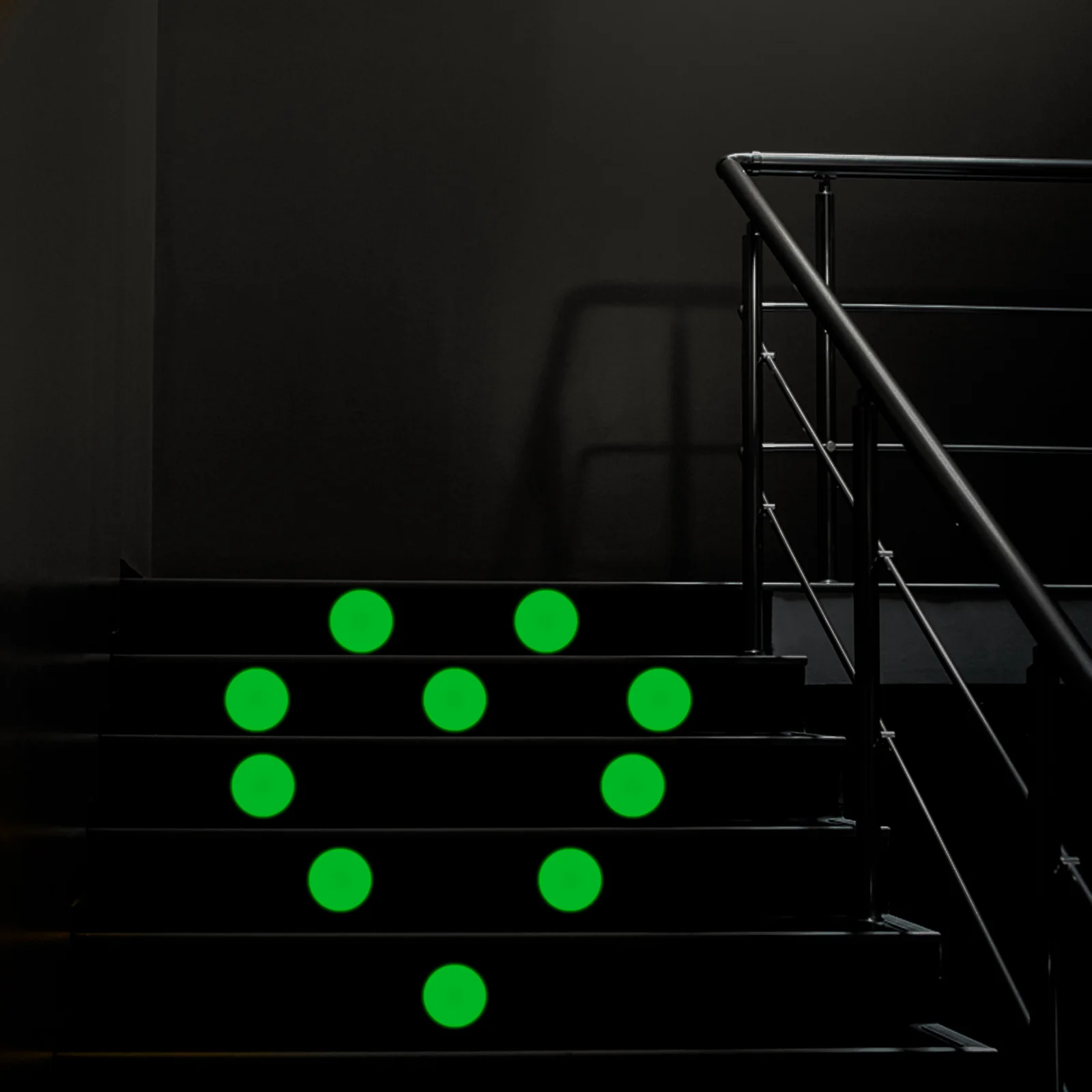 Anti-Skid Strips 20 Sheets Round Reflective Tape Fluorescent Safety Stair Treads Non-Slip Waterproof Weather Resistant