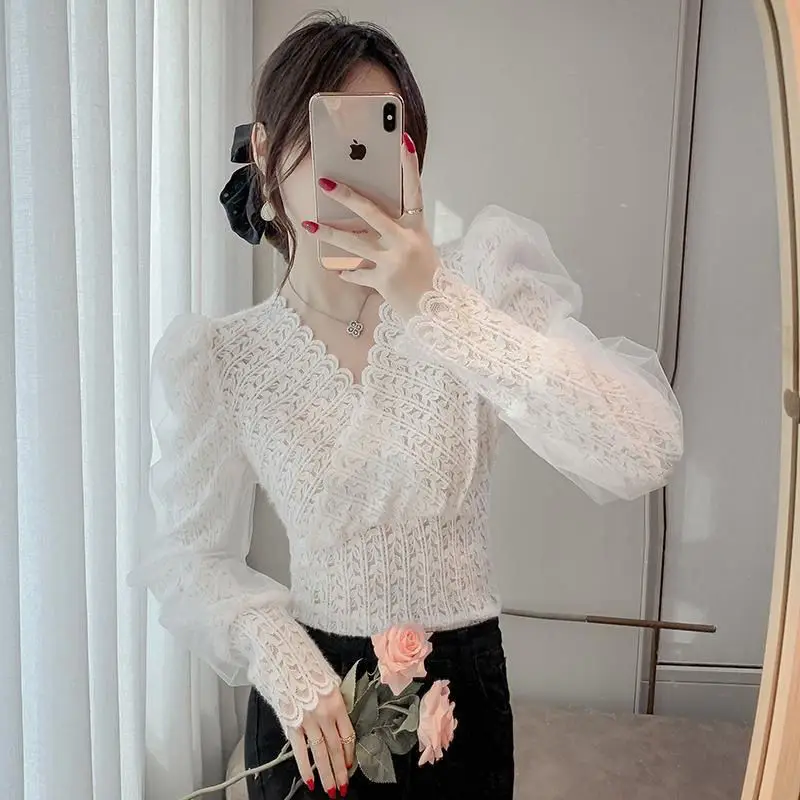 2023 New Autumn and Winter Fashion Simple Commute Lace Floral Splicing V-Neck Solid Color Long Sleeves Hollow Out Women\'s Top