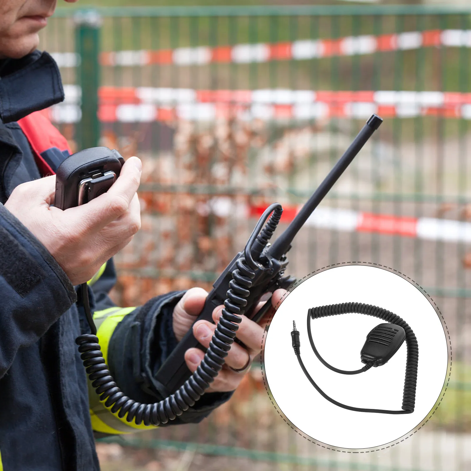 

Shoulder Speaker Microphone Clip on Design for Clear Communication Noise Reduction Built-in Loud Voice Transmission Handheld