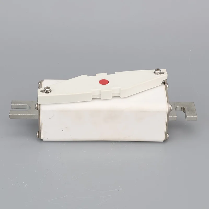 Low voltage 3-pole epoxy fast fuse 40kA breaking semiconductor equipment overcurrent protection